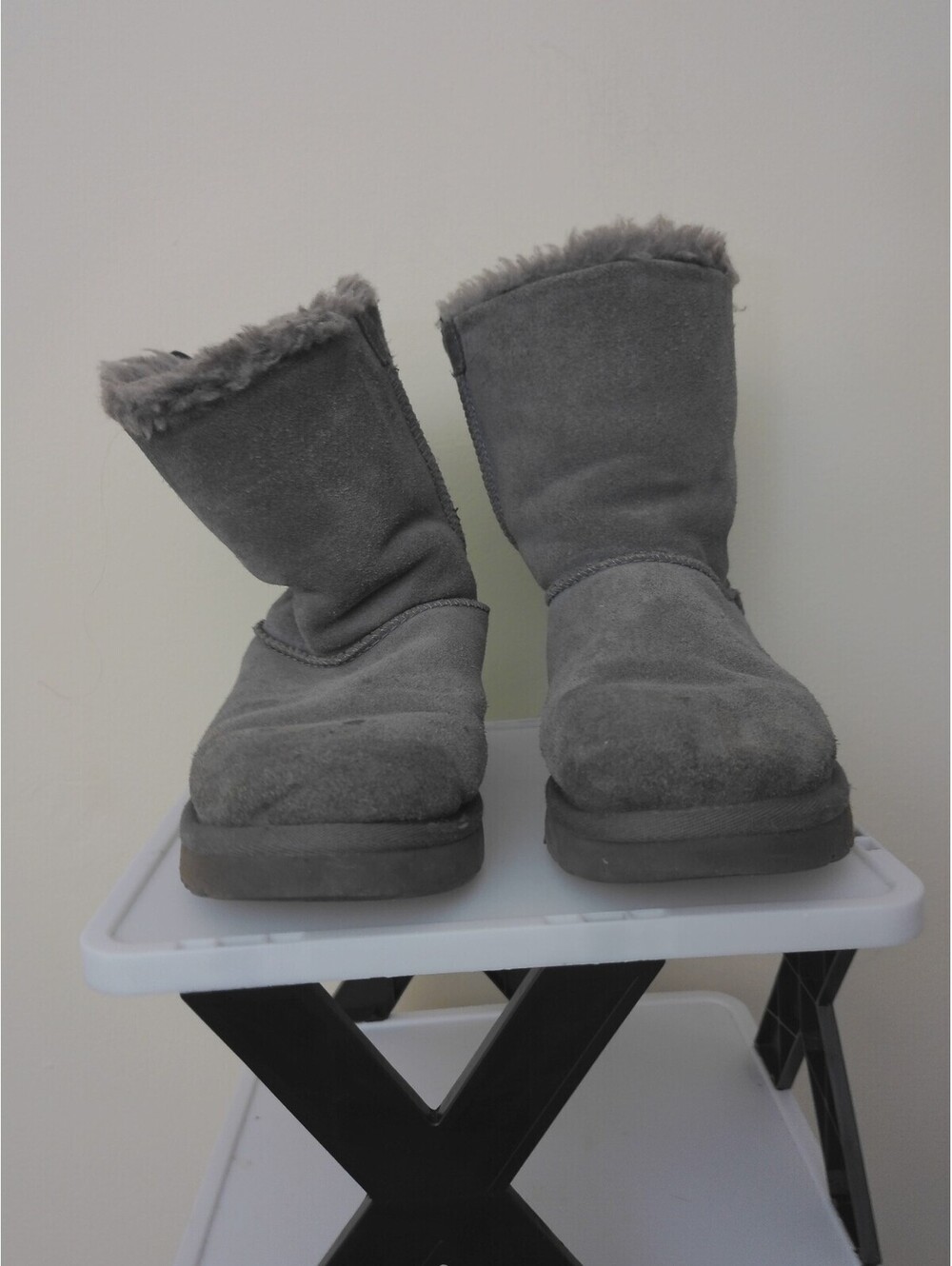 UGG Classic Short Fluff Spill Seam Boots Womens Gray‎ Y2K Bow Back Size 6